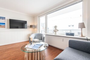 TV - Haus Dünenburg, Whg. 24 - Gemütlich. Zentral. Strandnah. - Objekt-id: Hdb/24 (Sylt)