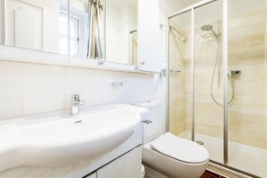 Unclassified image, 4 of 24, button - House Friesenwall, apartment 26a (Sylt)