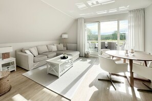 Unclassified image, 4 of 10, button