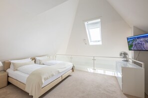 Unclassified image, 4 of 10, button