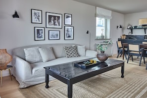 TV, stereo - Apartment "Seestern" - Stylish retreat with terrace and beautiful view (Timmendorfer Strand)