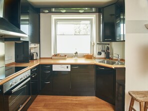 Unclassified image, 5 of 14, button