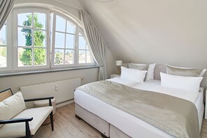 2 多间卧室、客房内保险箱、熨斗/熨衣板、WiFi