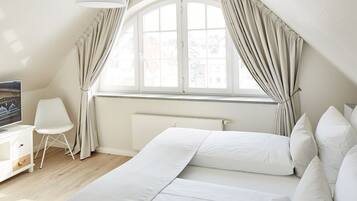 2 Schlafzimmer, Zimmersafe, Bügeleisen/Bügelbrett, WLAN