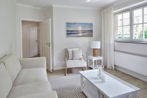 Unclassified image, 3 of 12, button - Welcome to TECHTS - TECHTs Strandhaus (Timmendorfer Strand)