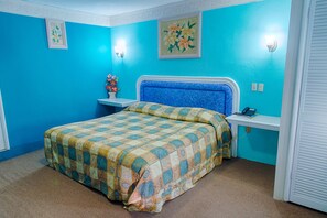 Muebles diferentes, tabla de planchar con plancha y wifi gratis 