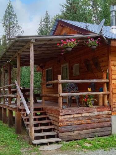 Yaak, Montana, Remote Northwest Rocky Mountain Cabin, 50 miles north of Troy, MT