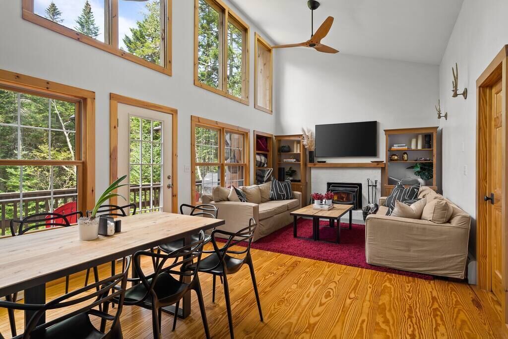 Centrally Located VT Modern Home w Wood Stove!