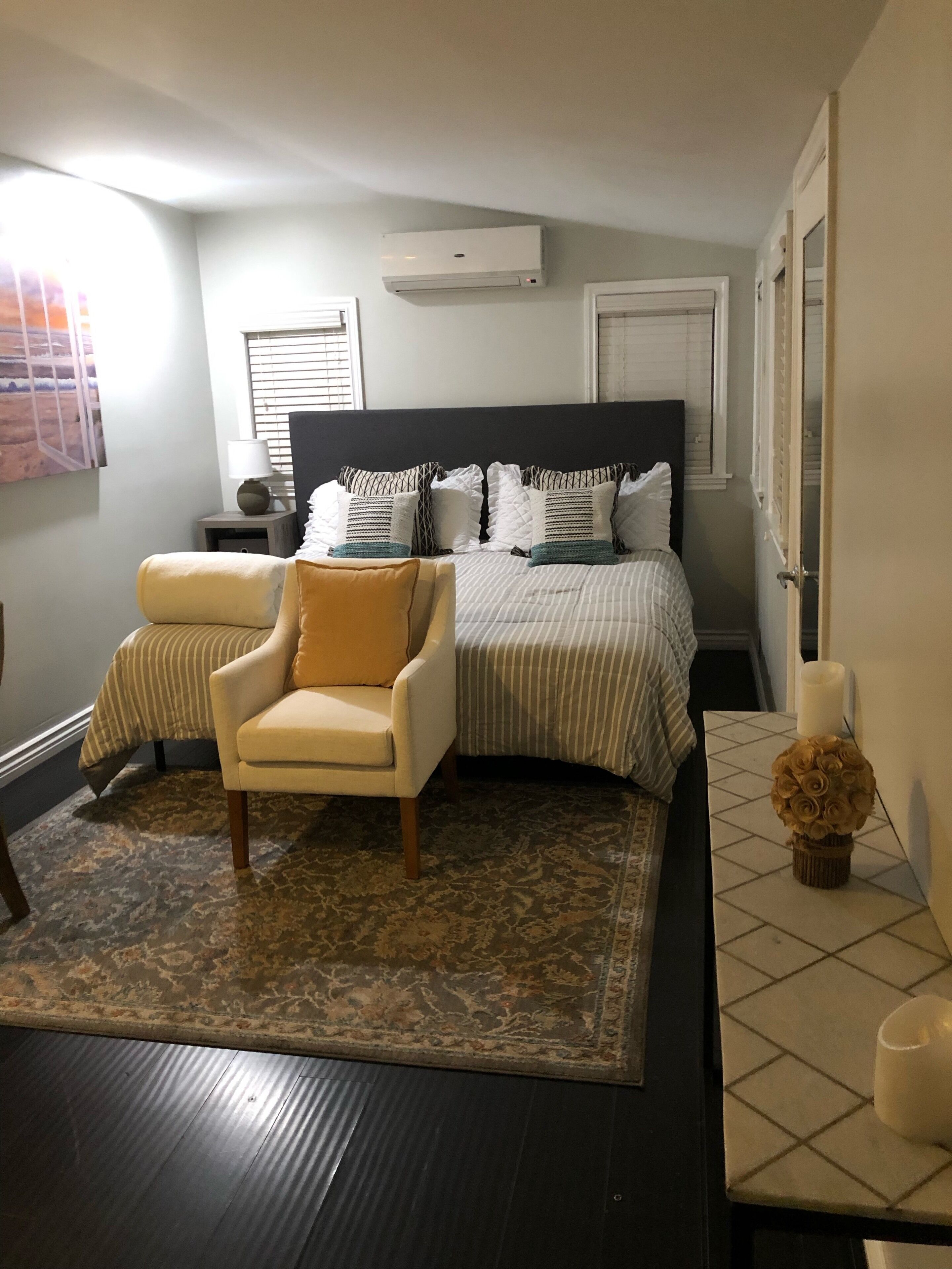 Chic 1Bedroom/bathroom with Private Entrance in Altadena/ Share Home.