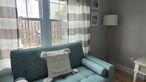 Smart TV - Pet-friendly guest suite. Private fenced yard. 2 min walk to beach.  (Carolina Beach)