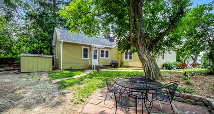 Wonderful Downtown Gem W/ Fast WiFi, Firepit, & Central AC - Walk to the Beach