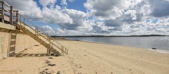 Steps to water, easy access to town center!