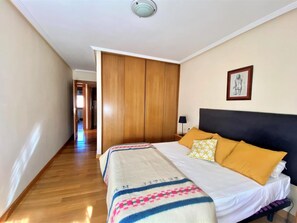 3 Schlafzimmer, Bügeleisen/Bügelbrett, Internetzugang, Bettwäsche