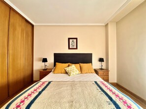 3 Schlafzimmer, Bügeleisen/Bügelbrett, Internetzugang, Bettwäsche