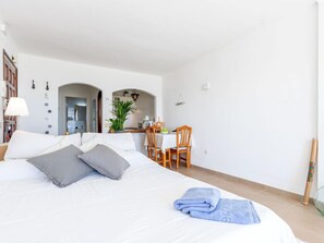 1 bedroom, internet