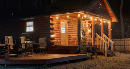 Moonlight Ridge - a wonderful little log cabin on 4 wooded acres