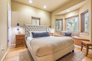 8 bedrooms, desk, iron/ironing board, travel cot - River Rock by AvantStay | 8 Bedroom Ski Estate w/ Hot Tub & Movie Theatre (Breckenridge)