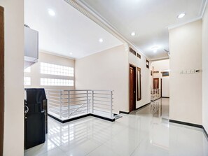 Unclassified image, 2 of 25, button - OYO 90383 Avisha Guest House Syariah (Malang)