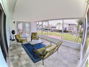 Interior - Sunsets, nature and dolphins oh my! Private dock, minutes to the gulf.  3br/2bth (Hudson)