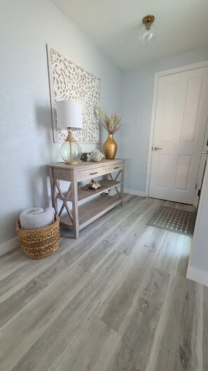 Interior - Sunsets, nature and dolphins oh my! Private dock, minutes to the gulf.  3br/2bth (Hudson)