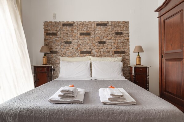 2 bedrooms, iron/ironing board, travel cot, free WiFi - The House of the Historical Center (Palermo - Cathedral) (Palermo)