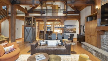 Televisión y chimenea