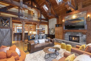 TV, fireplace - Private Ski in/out Lodge! Hot Tub, 2 King En Suites, Stunning Views (Mountain Village)