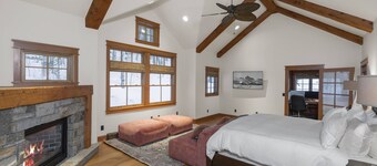 Evercrisp - Ski in/out - Private Hot Tub-2 King En Suite Rooms-Bunk Room