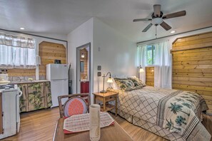 Internet, bed sheets - Cozy Pahoa Hideaway Near Black-Sand Beaches! (Pahoa)