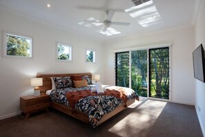4 Schlafzimmer, Bügeleisen/Bügelbrett, Reisekinderbett, WLAN