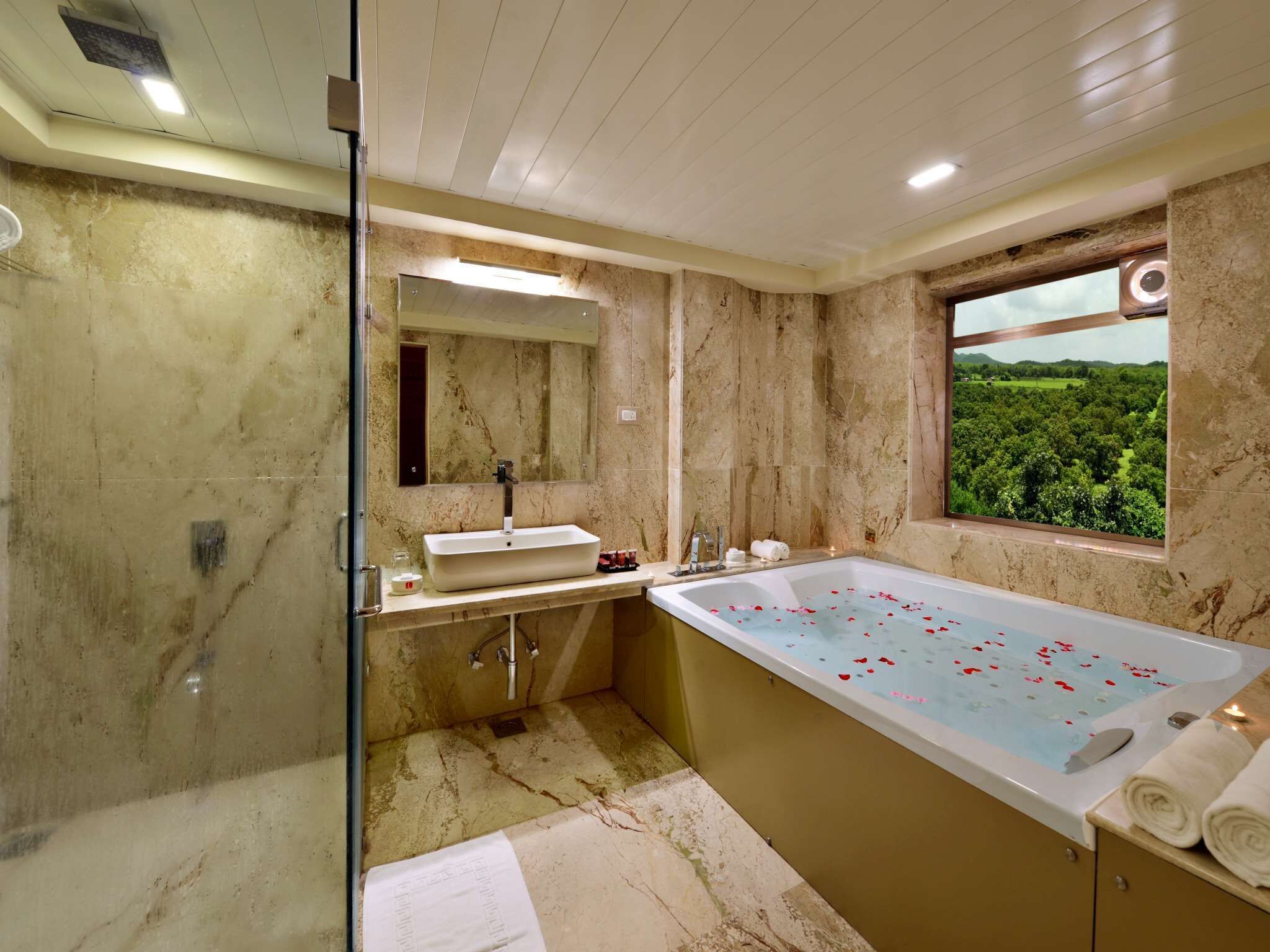 Suite, 1 Double Bed | Bathroom