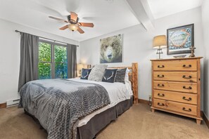 2 عدّة غرف نوم وواي فاي وملاءات أسرّة