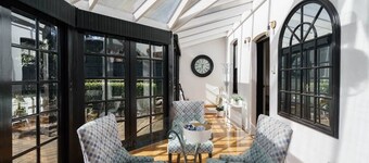 Bryn-y-Mor Cottage/ Romantic / Fireplace/Couples