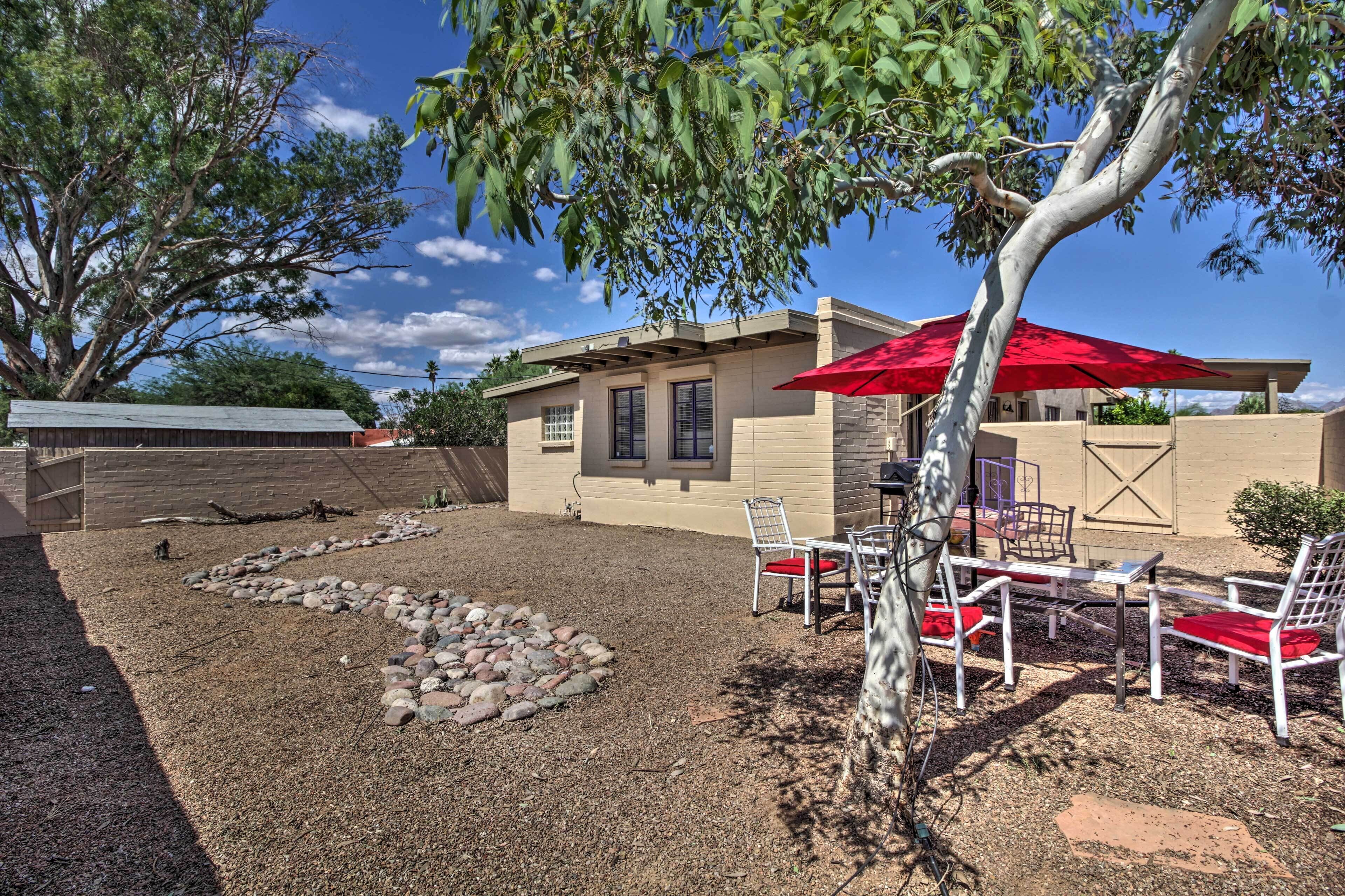 Tranquil Tucson Home w/ Yard - Walk to U of A