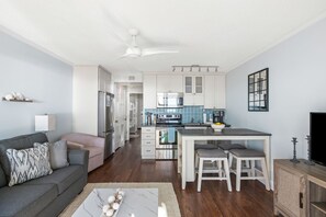 Interior - 3rd Floor Condo w/Amazing Ocean View! Pool & Pier Access! *Unit 328* (Isle Of Palms)
