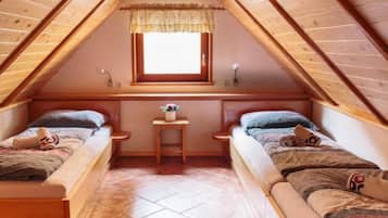 家庭木屋, 2 間臥室, 山間 (Mountain Lodge Pokrovec) | 2 間臥室、筆電工作空間、免費無線上網、床單