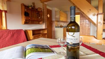 Family Chalet, 2 Bedrooms, Mountainside (Mountain Lodge Pokrovec) | 2 bedrooms, laptop workspace, free WiFi, bed sheets