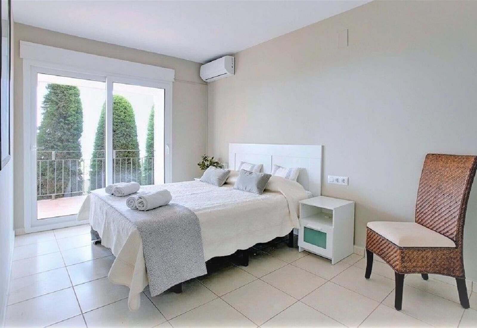 3 habitaciones, tabla de planchar con plancha y wifi gratis 