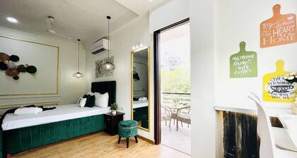 BluO Classic Studio - City Centre Noida