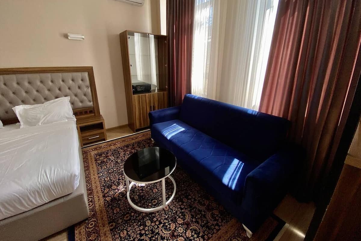 Deluxe Studio Suite