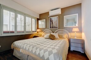 2 slaapkamers, een strijkplank/strijkijzer, gratis wifi, beddengoed