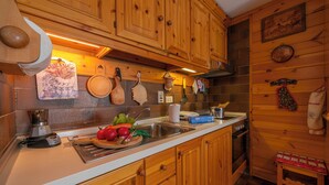 Căn hộ dành cho gia đình, 2 phòng ngủ, hiên (Casa Cisi ski in-Ski out 20m) | Bếp nhỏ riêng