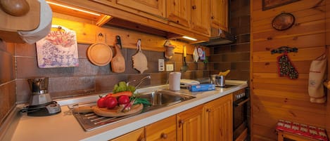 Oven, stovetop, dishwasher, coffee/tea maker