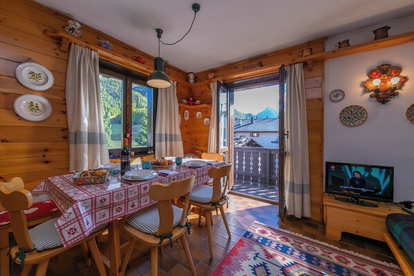 Family Apartment, 2 Bedrooms (Casa Cisi ski in-Ski out 20m) | View from room