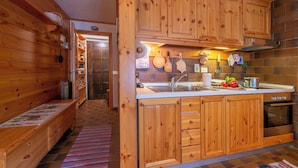 Căn hộ dành cho gia đình, 2 phòng ngủ, hiên (Casa Cisi ski in-Ski out 20m) | Bếp nhỏ riêng