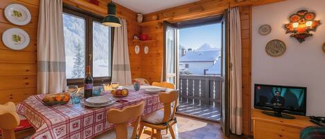 Family Apartment, 2 Bedrooms (Casa Cisi ski in-Ski out 20m) | View from room