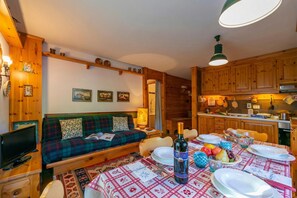 Familjelägenhet - 2 sovrum - terrass (Casa Cisi ski in-Ski out 20m) | Restauranger