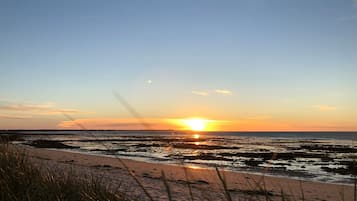 Una spiaggia nelle vicinanze