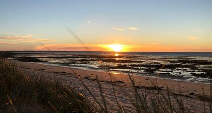 ILE DE RE 2/3 P: vélos, Wifi, linge, cuisine, parking ,commerces,plage, port,
