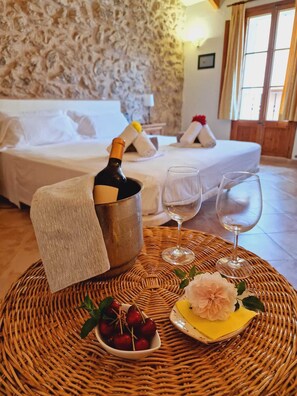 Standard Double or Twin Room | In-room safe, individually decorated, individually furnished, free WiFi - Nou Dalt Muntanya Rural Hotel (Bunyola)